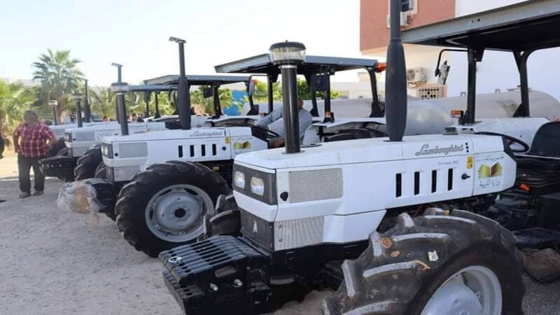 القيروان.. تسليم 6 جرارات مزودة بصهاريج للمؤسسات التربوية بالجهة